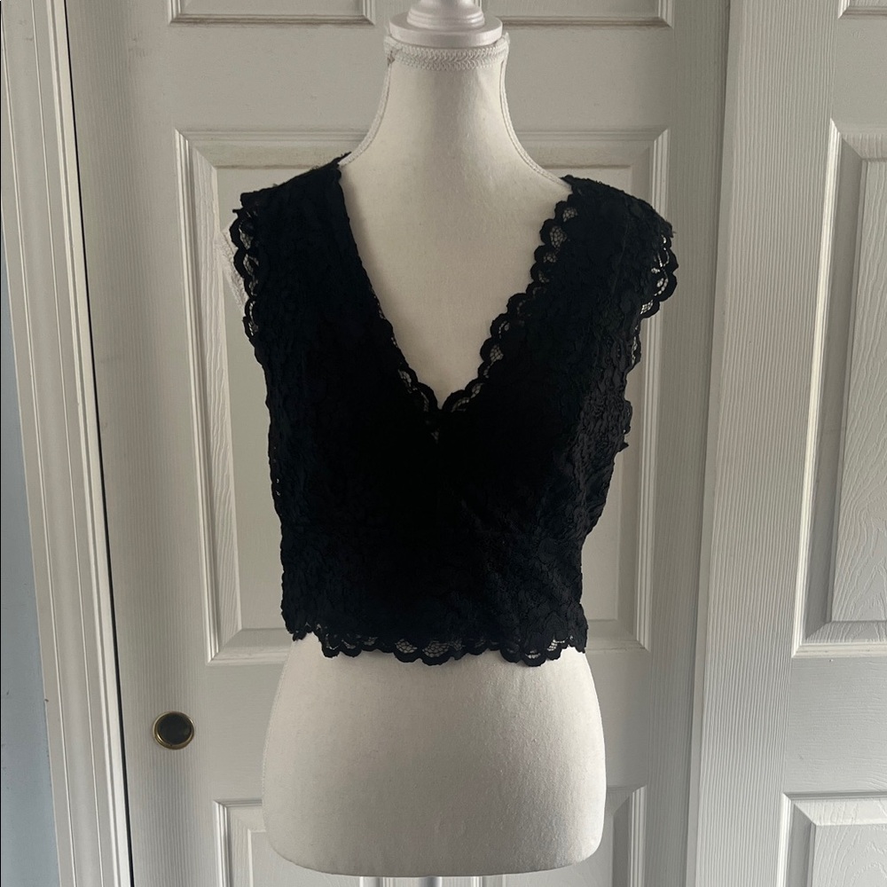 Black Lace Sleeveless Top